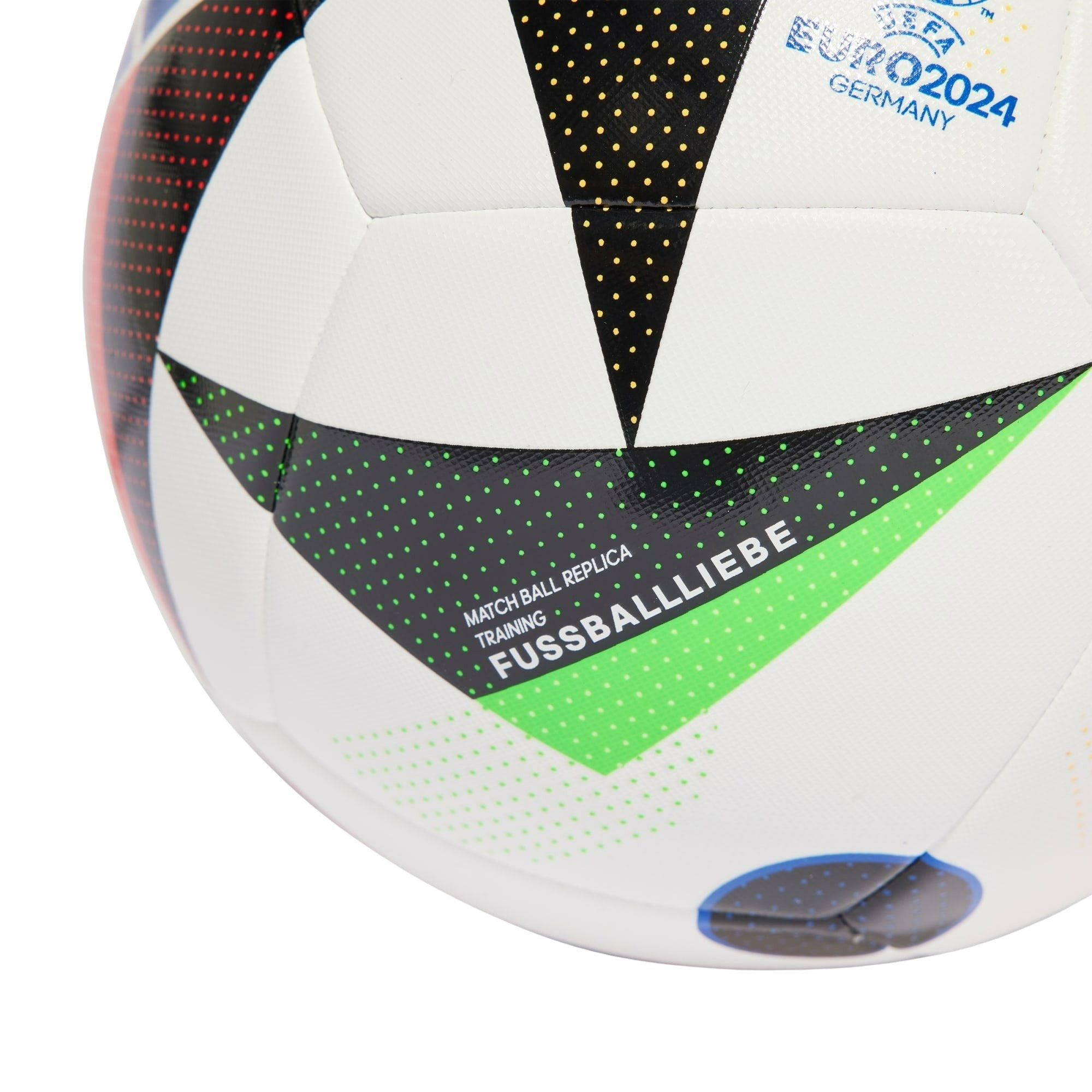 Adidas Euro 24 Train Voetbal