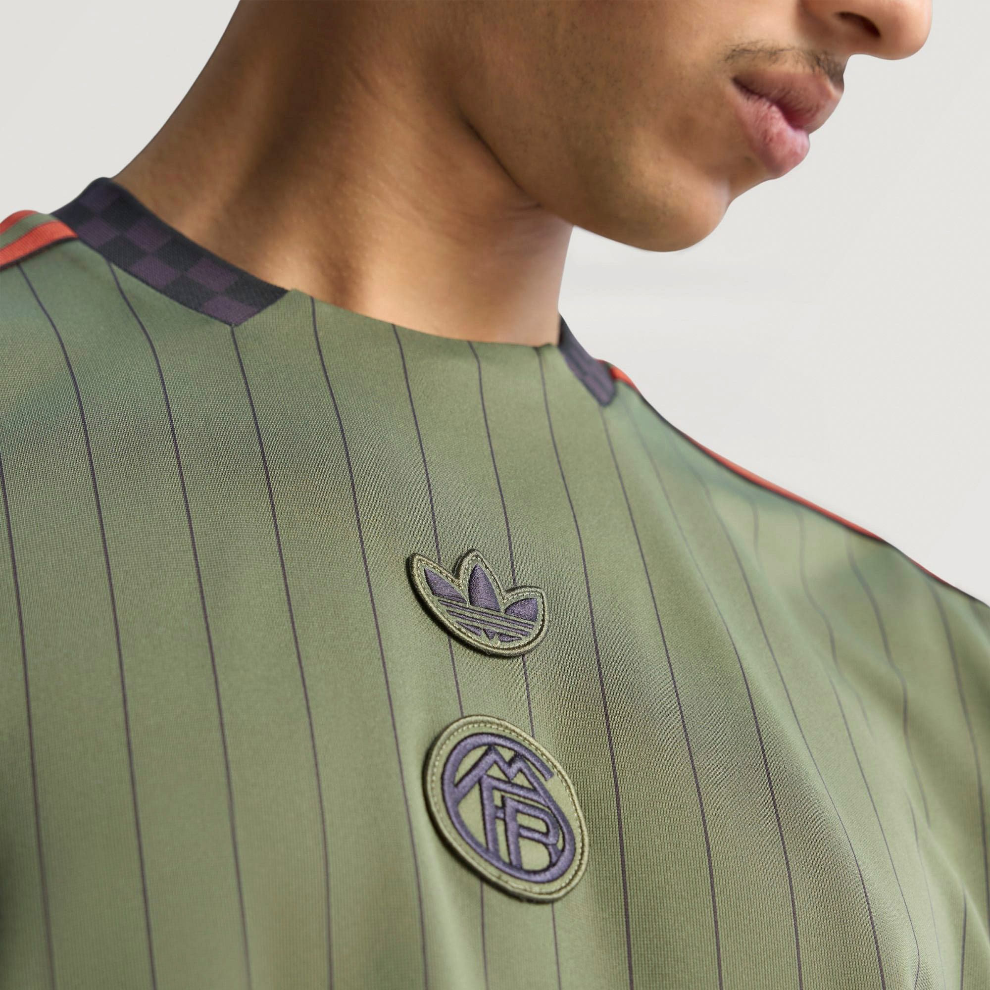 Adidas FC Bayern Terrace Icons Fußballtrikot