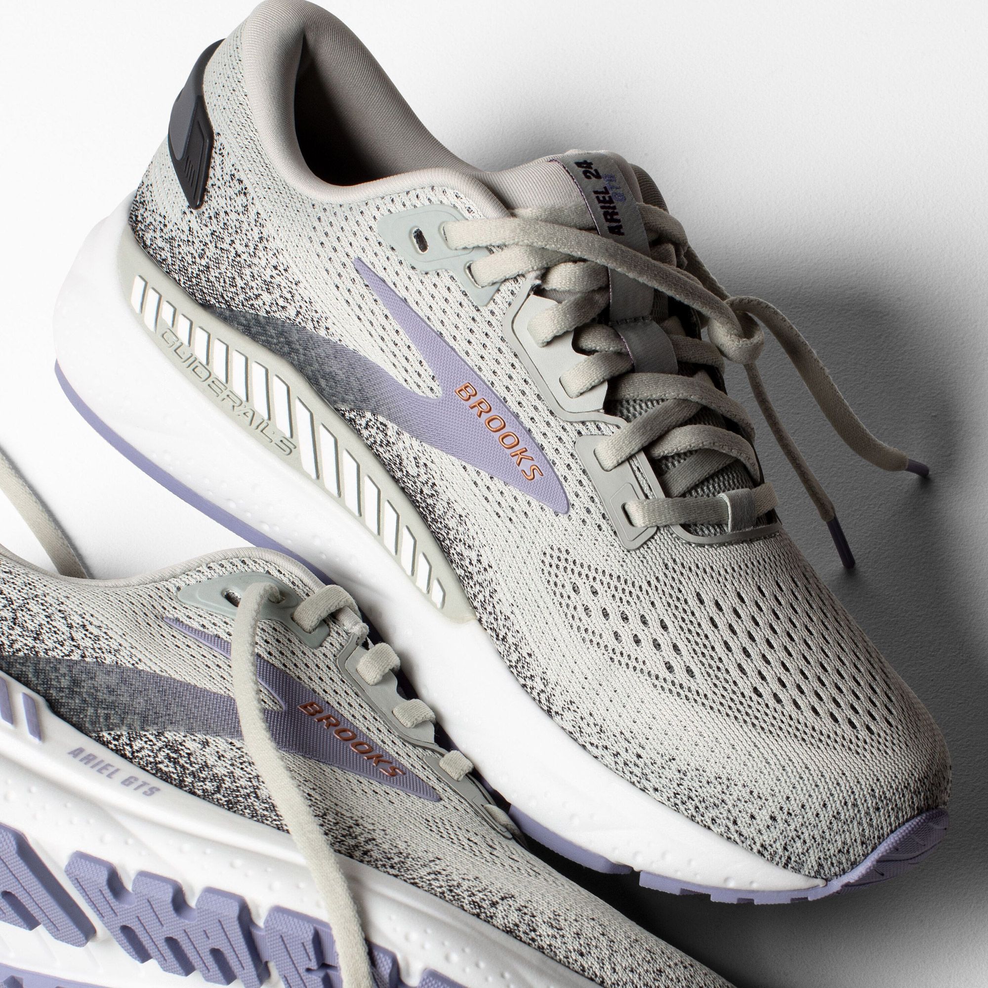 Chaussures de running Brooks Ariel GTS 24 Femmes