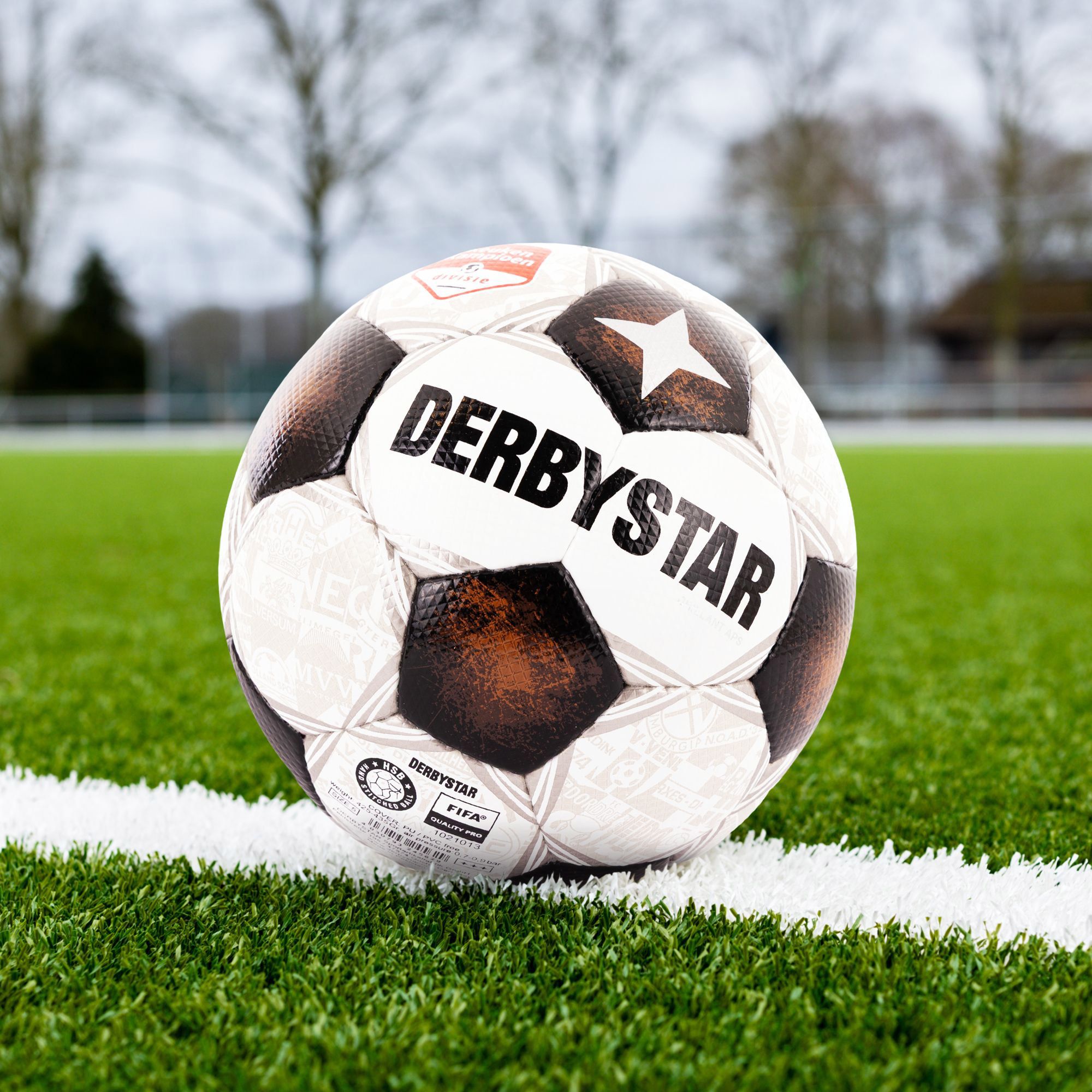 Derbystar Brillant Keuken Kampioen Divisie 26/27 Bal