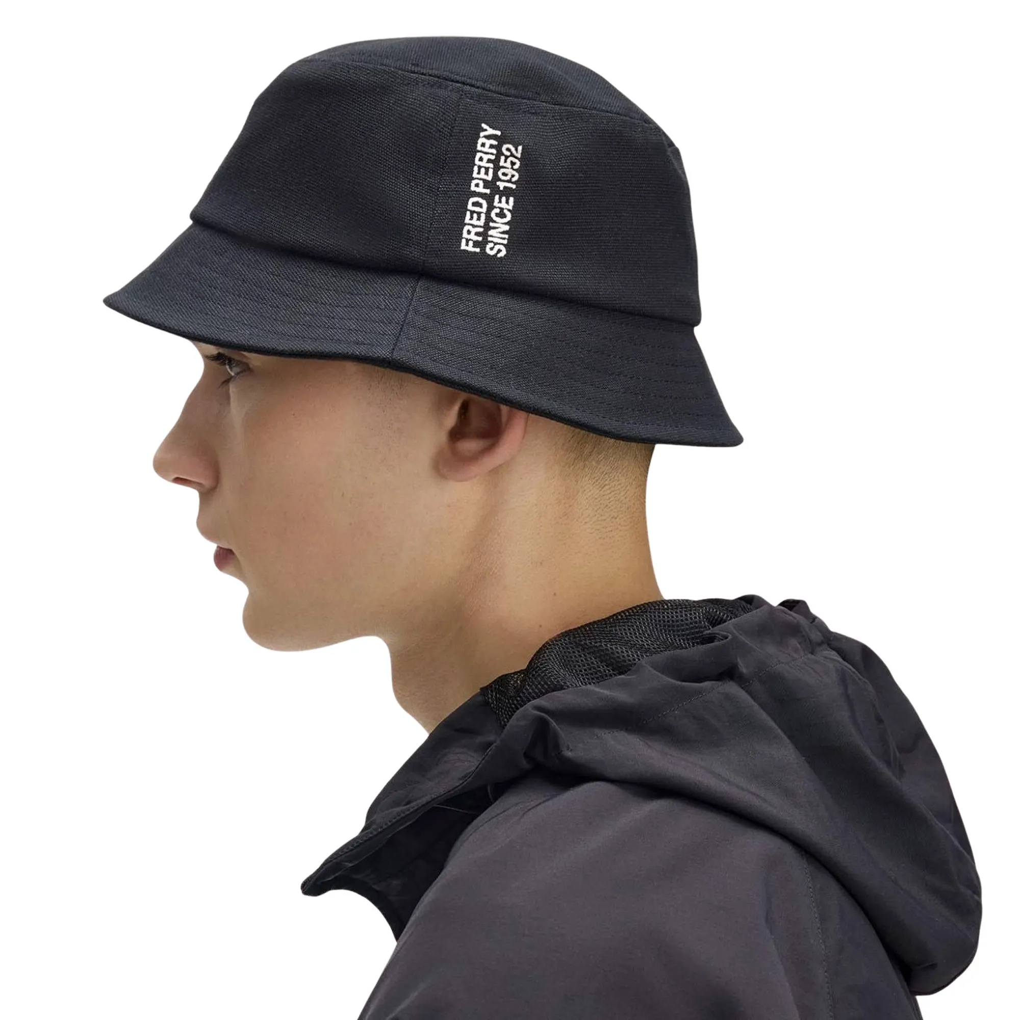 Fred Perry Bold Branding Canvas Buckethat Heren
