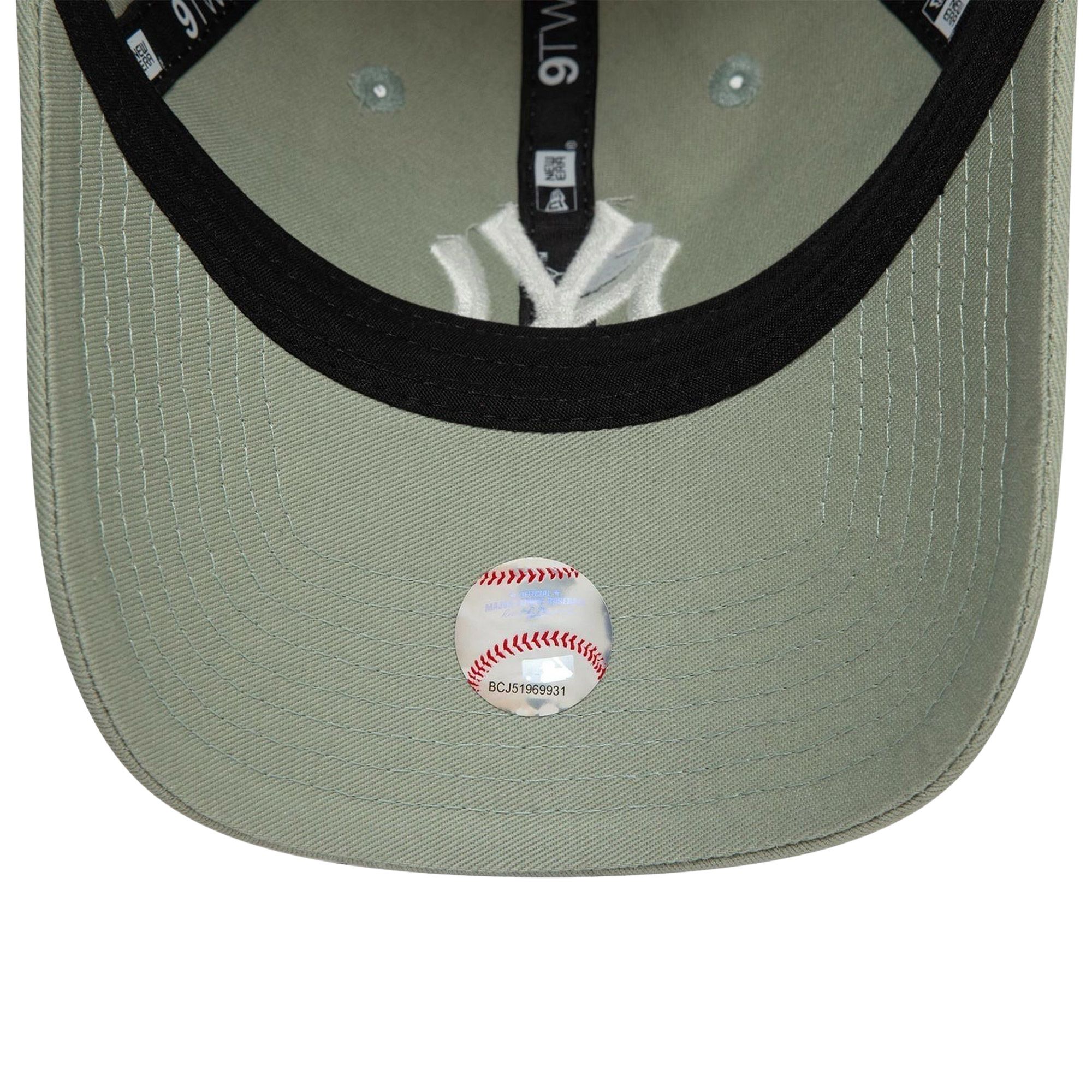 New Era League Essential 9Twenty NY Yankees Cap Senior