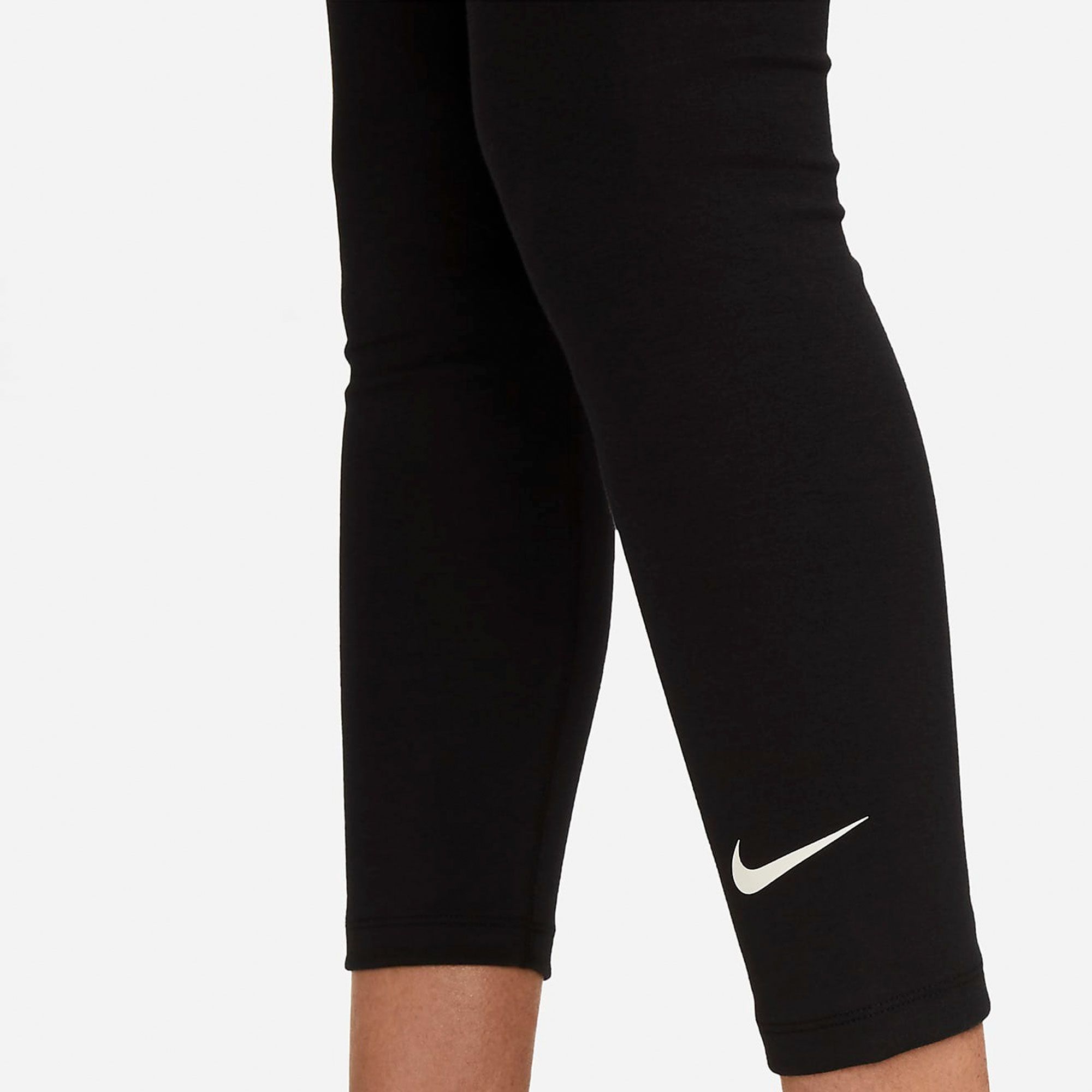nike mini swoosh black capri leggings