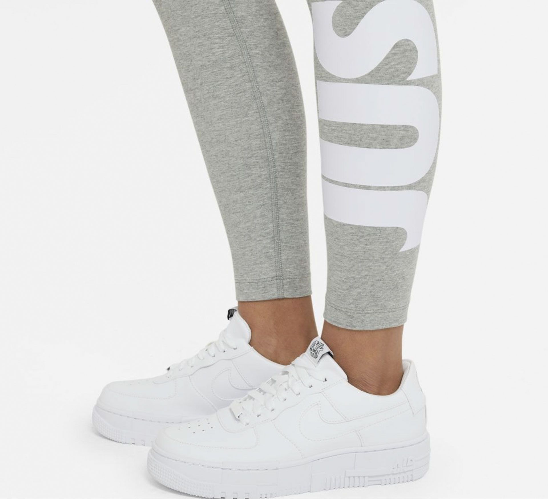 Nike Sportswear Club Essential Legging Dames