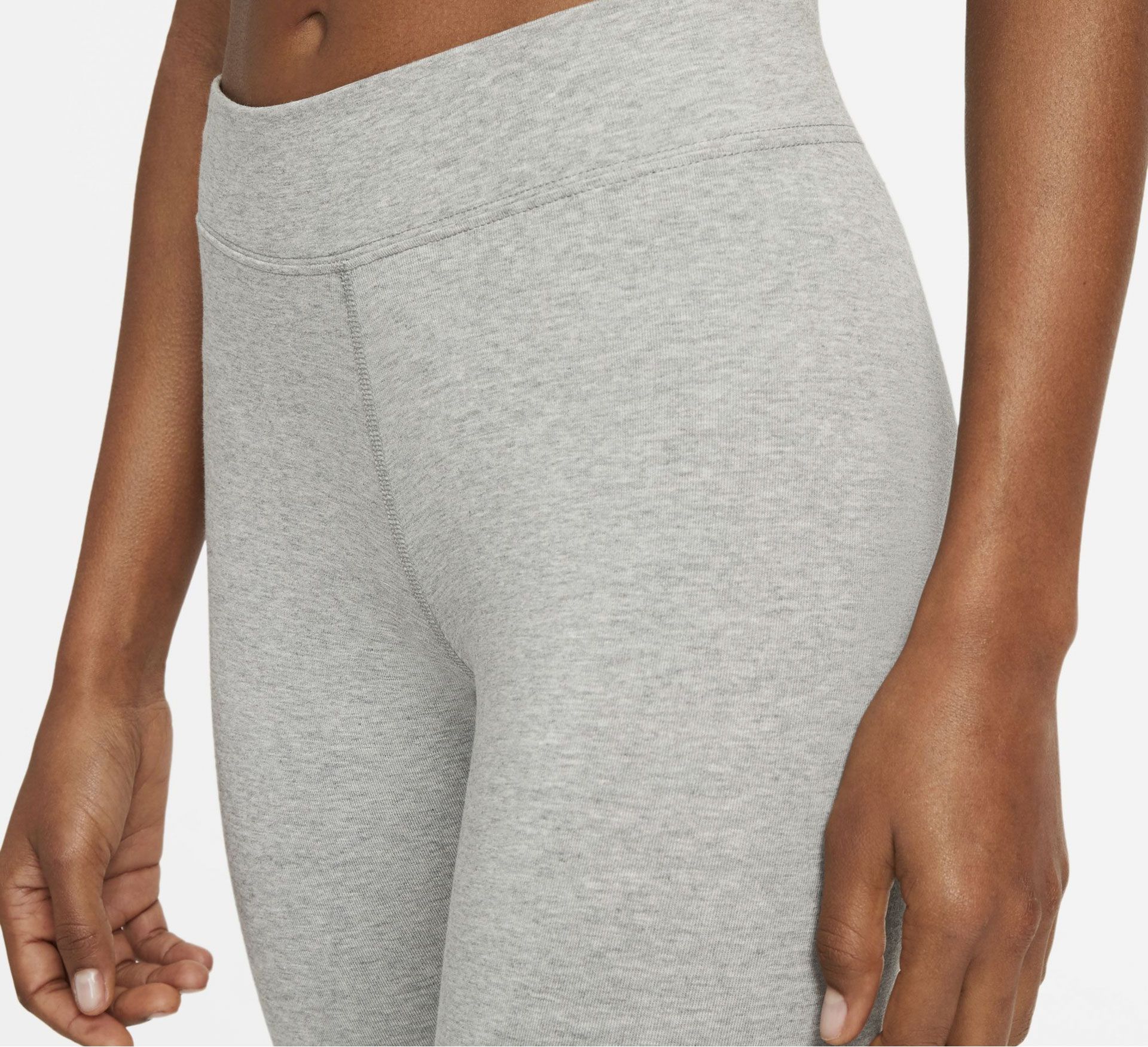 Nike Sportswear Club Essential Legging Dames