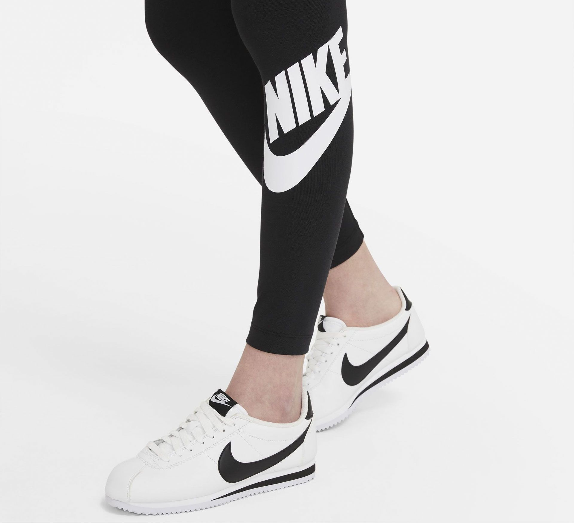 Nike Sportswear Club Essential Tight Dames