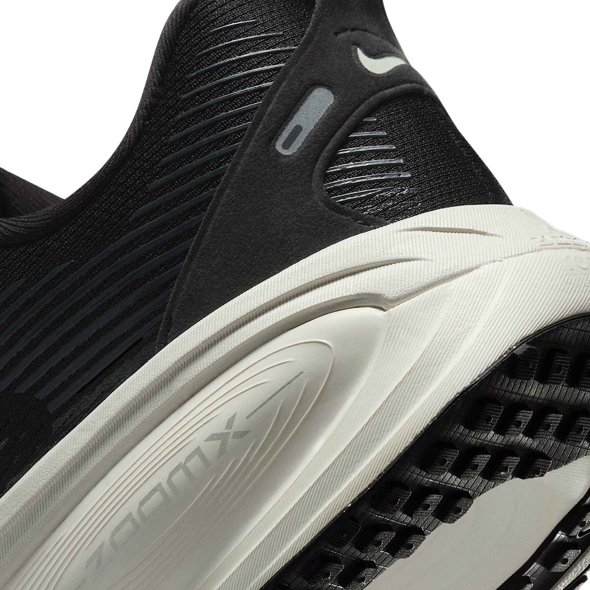 Nike Vomero 18 Hardloopschoenen Heren (wide)