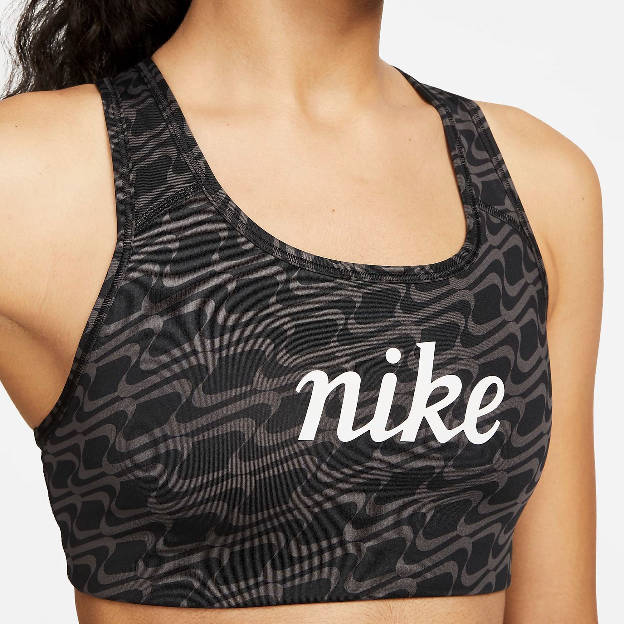 nike clash sports bra
