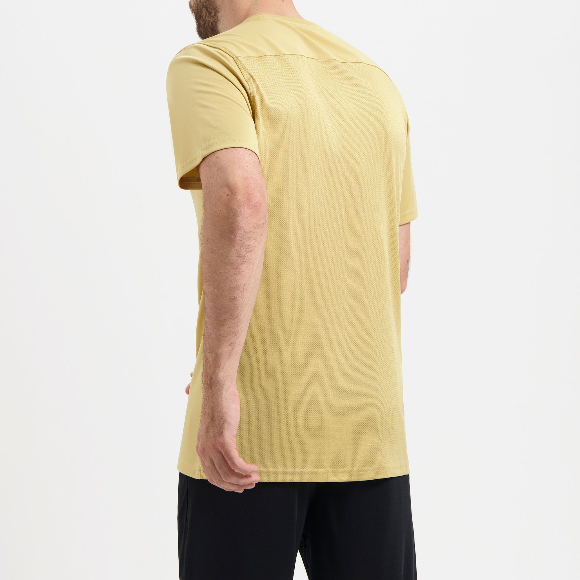 nike yellow shirt mens