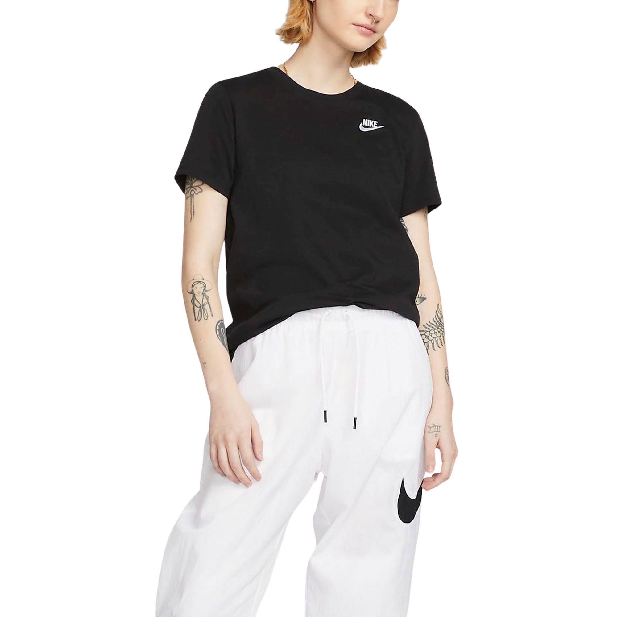 Nike Sportswear Club Essentials Shirt Dames