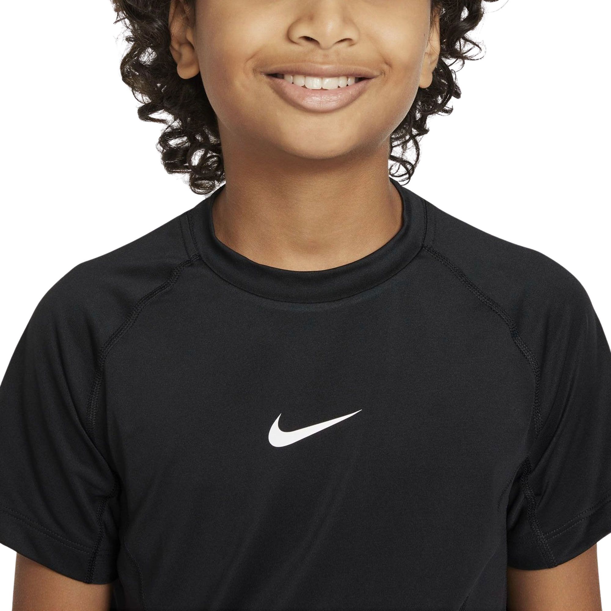 nike tshirt junior