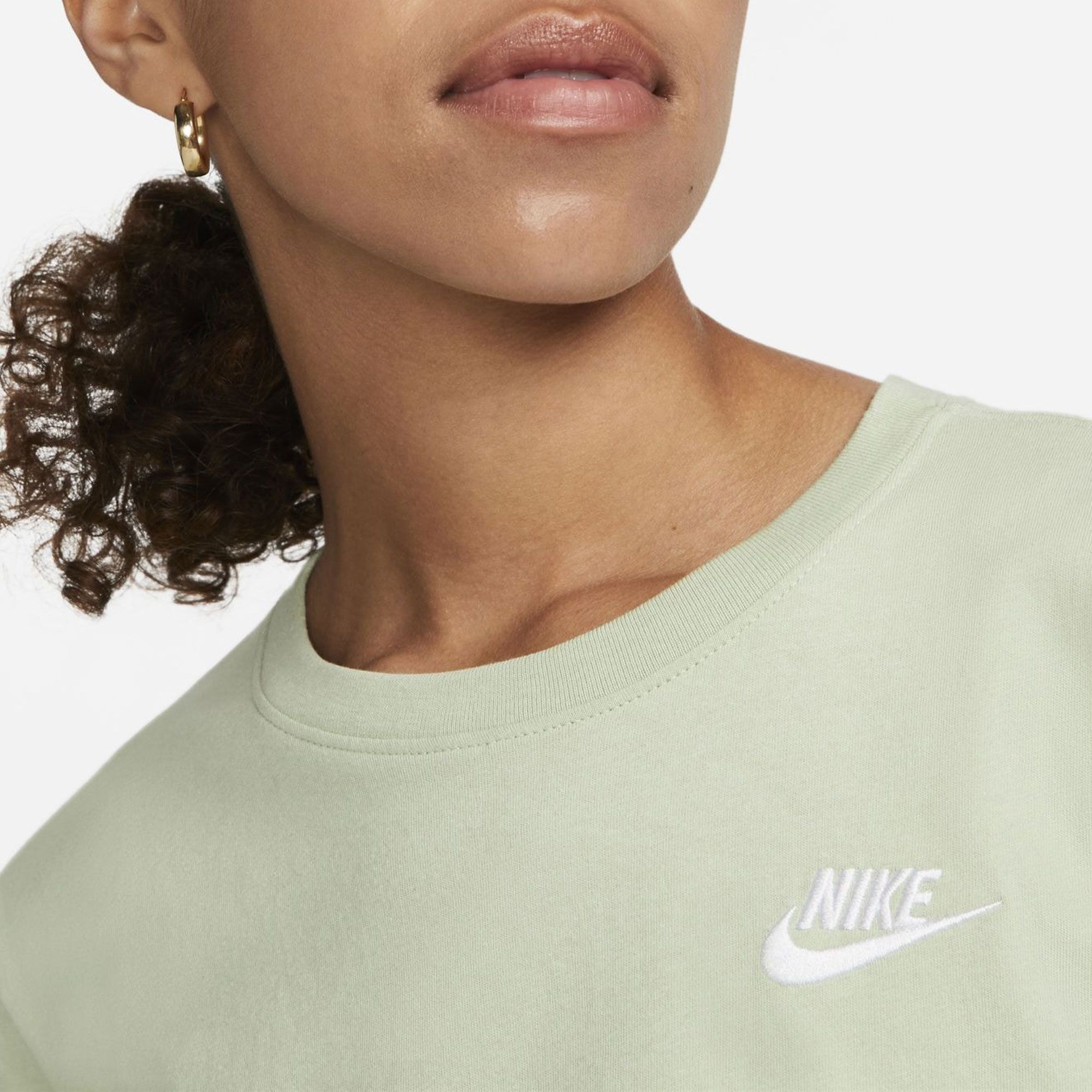 Nike Sportswear Club Essentials Shirt Dames