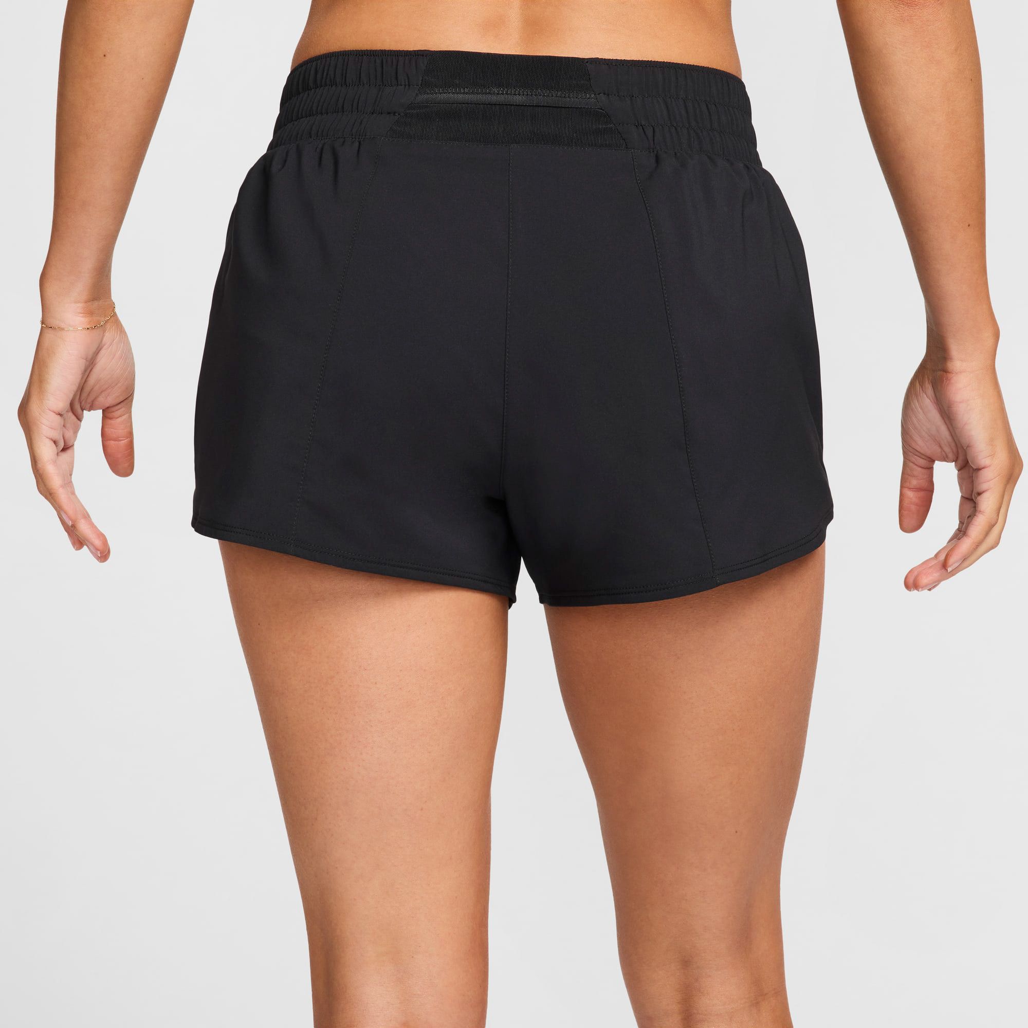 Nike One Swoosh Short Dames