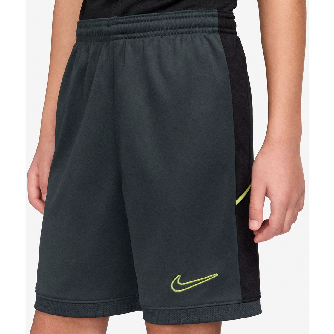 nike golf shorts junior