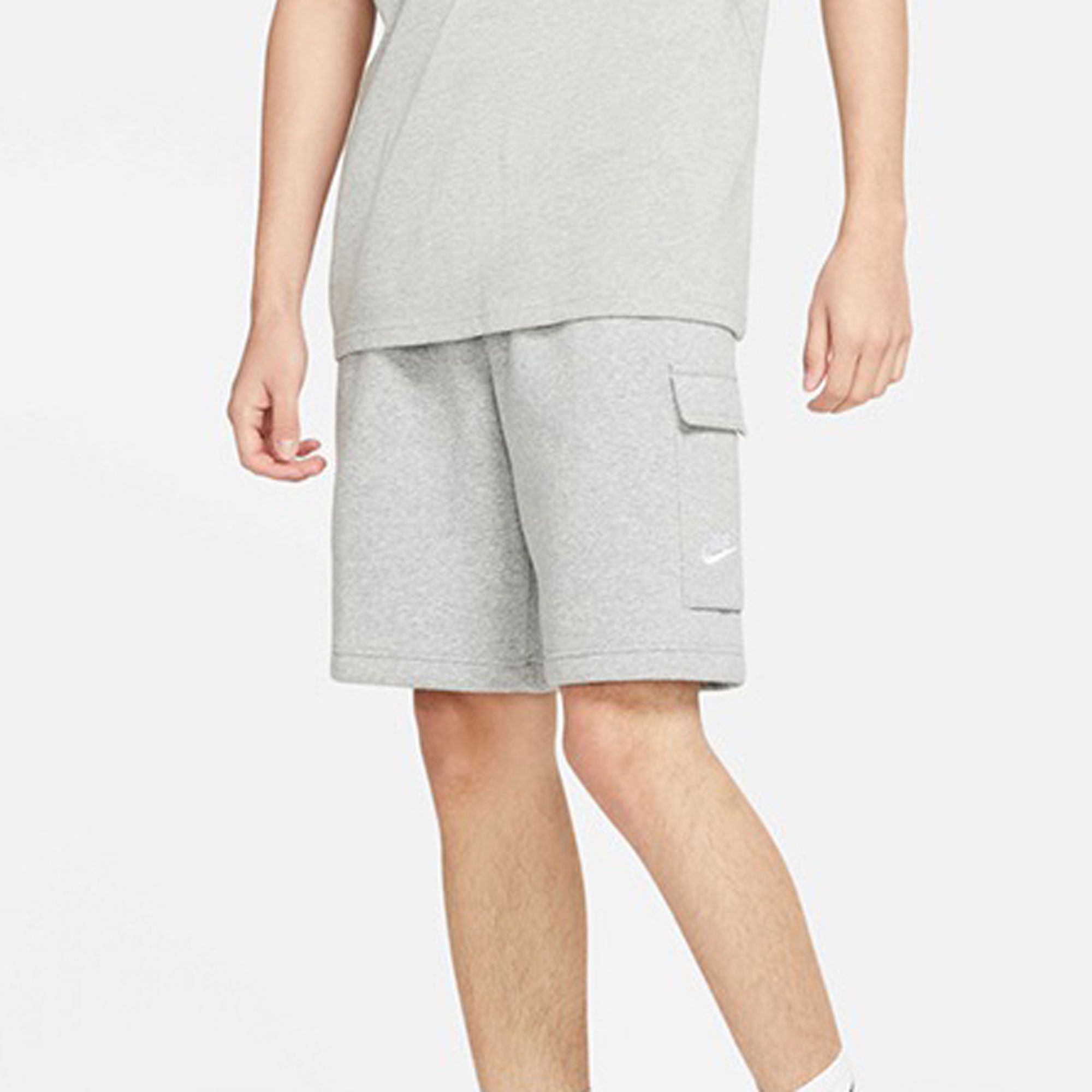 nike sportswear club men's cargo shorts