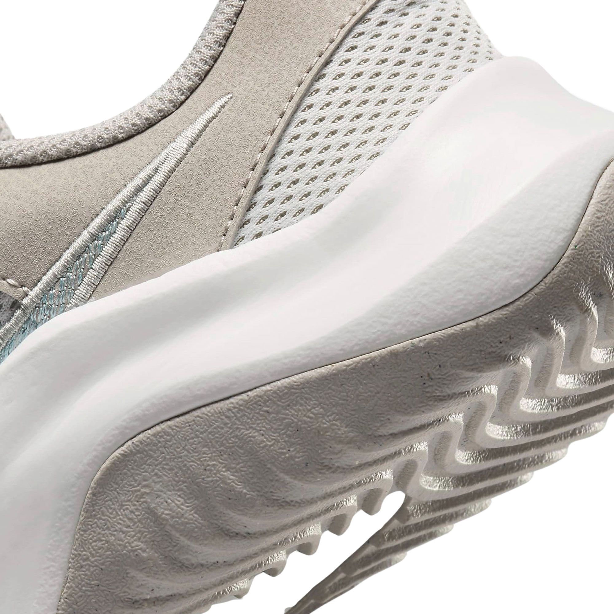 Nike Legend Essential 3 Schoenen Dames