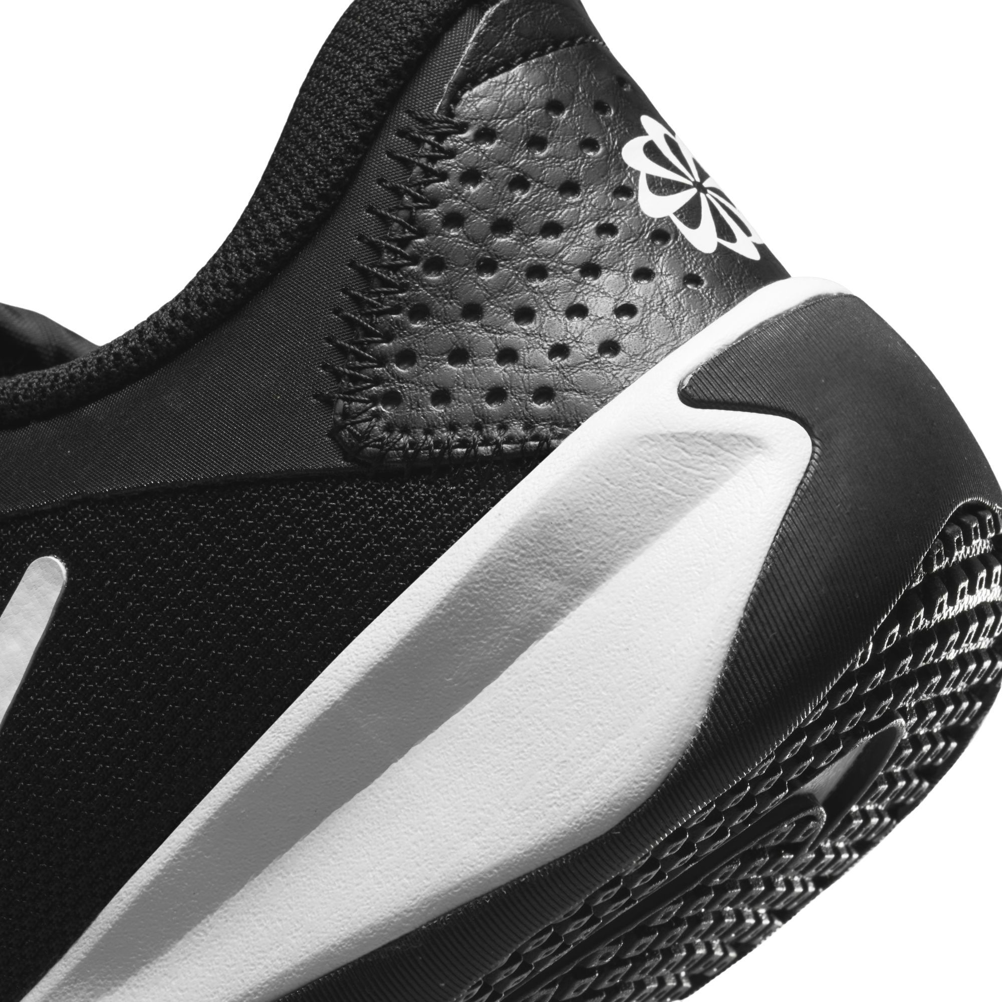 Nike Omni Multi-Court Sport Shoes Junior