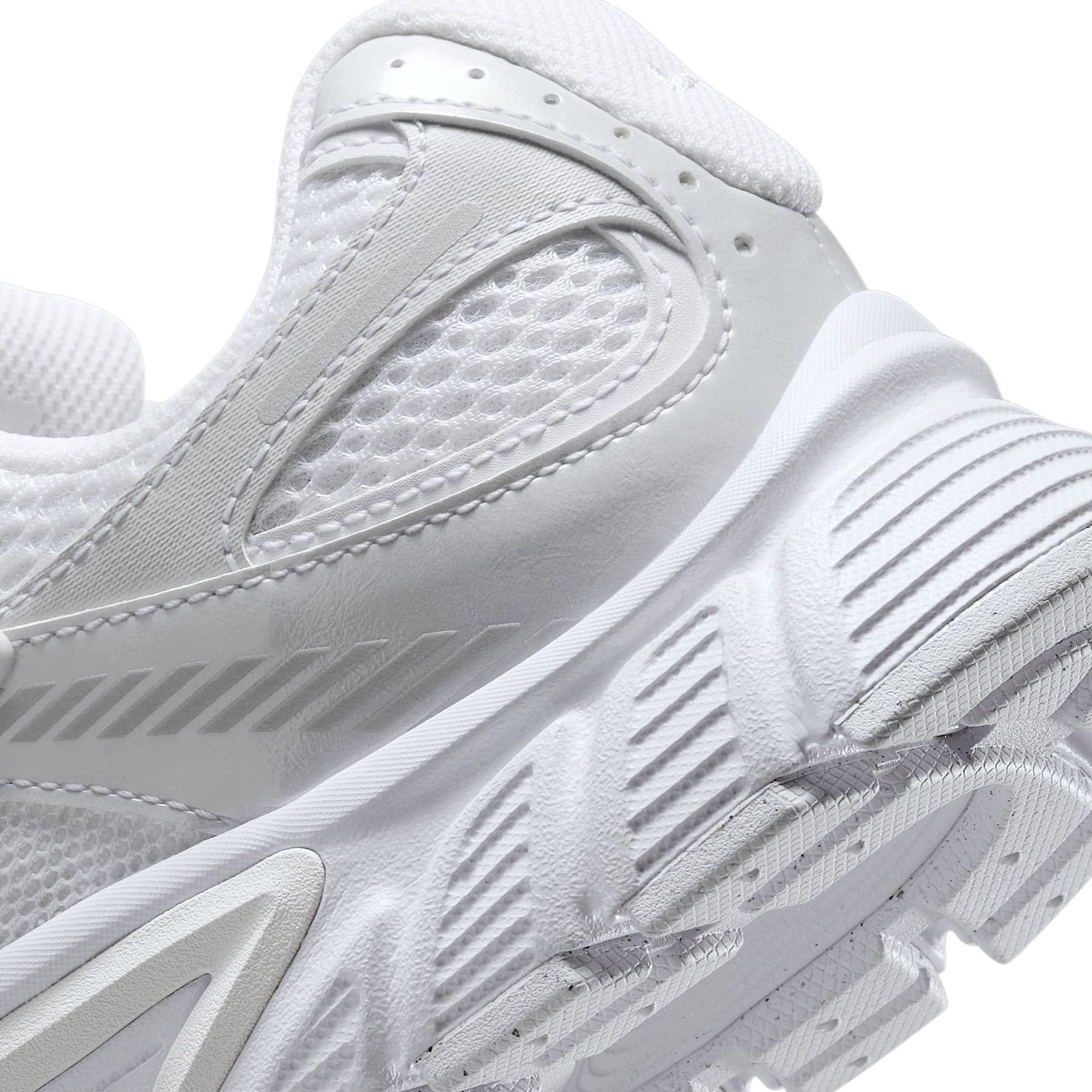 Nike V5 RNR Sneakers Women