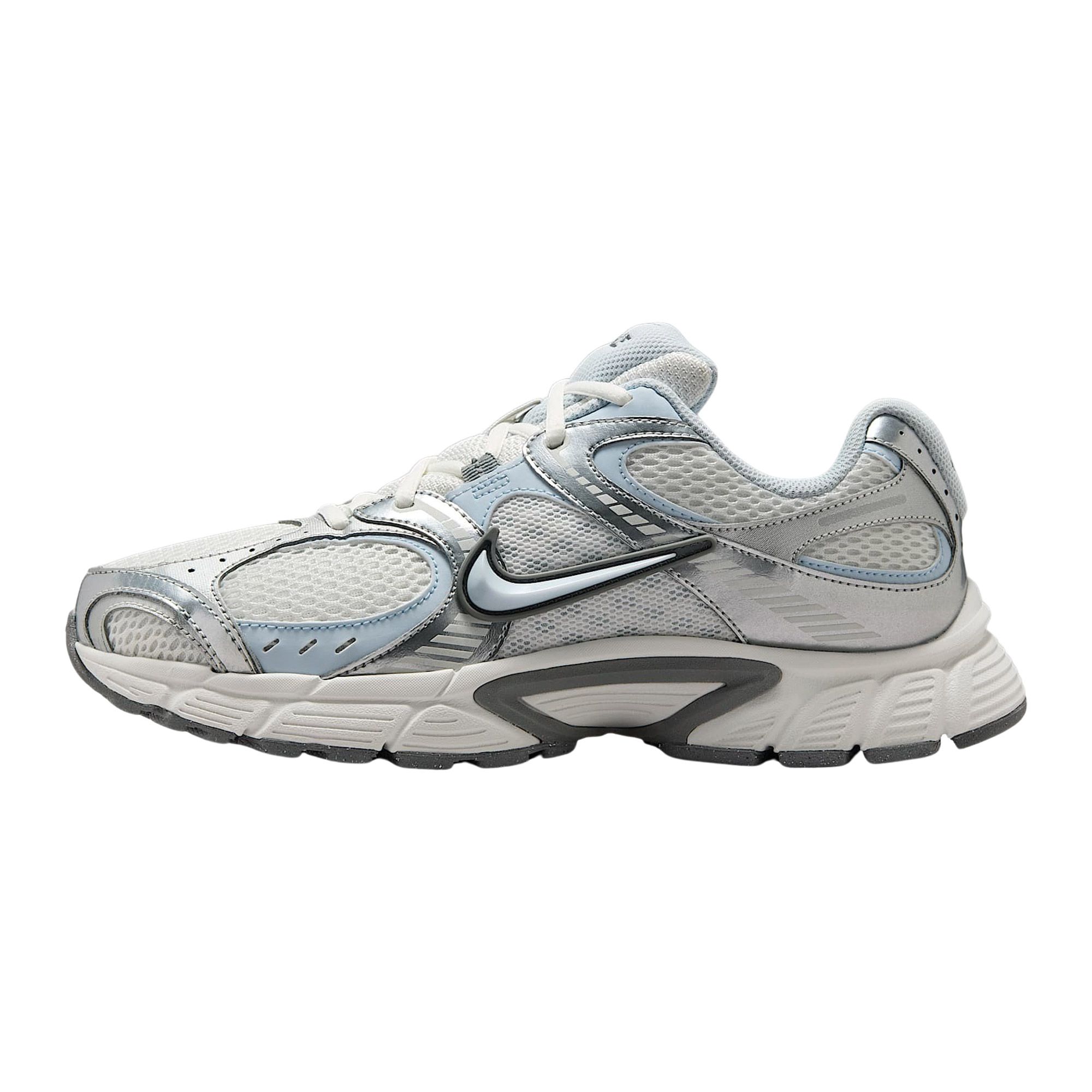 Baskets Nike V5 RNR Femmes