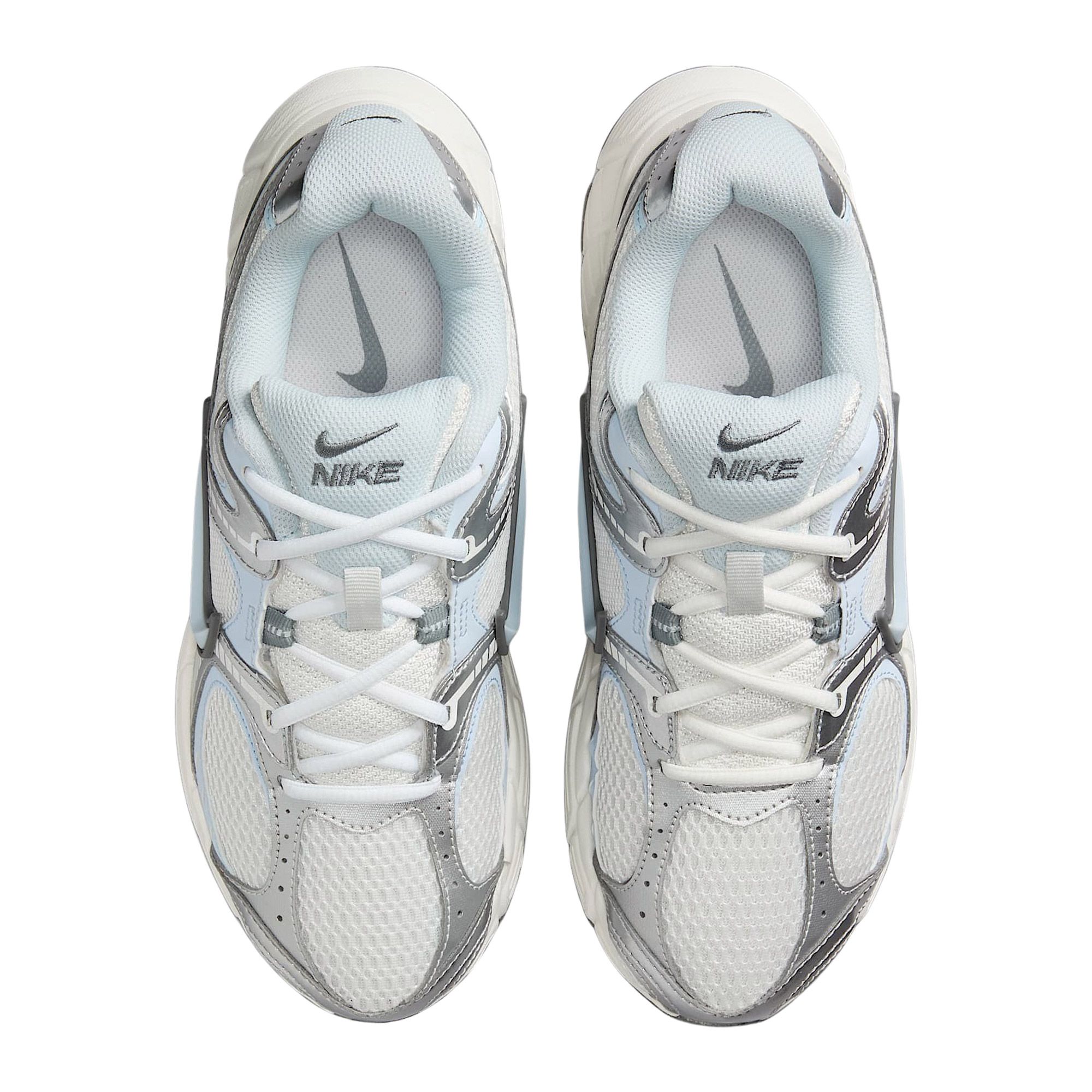 Baskets Nike V5 RNR Femmes