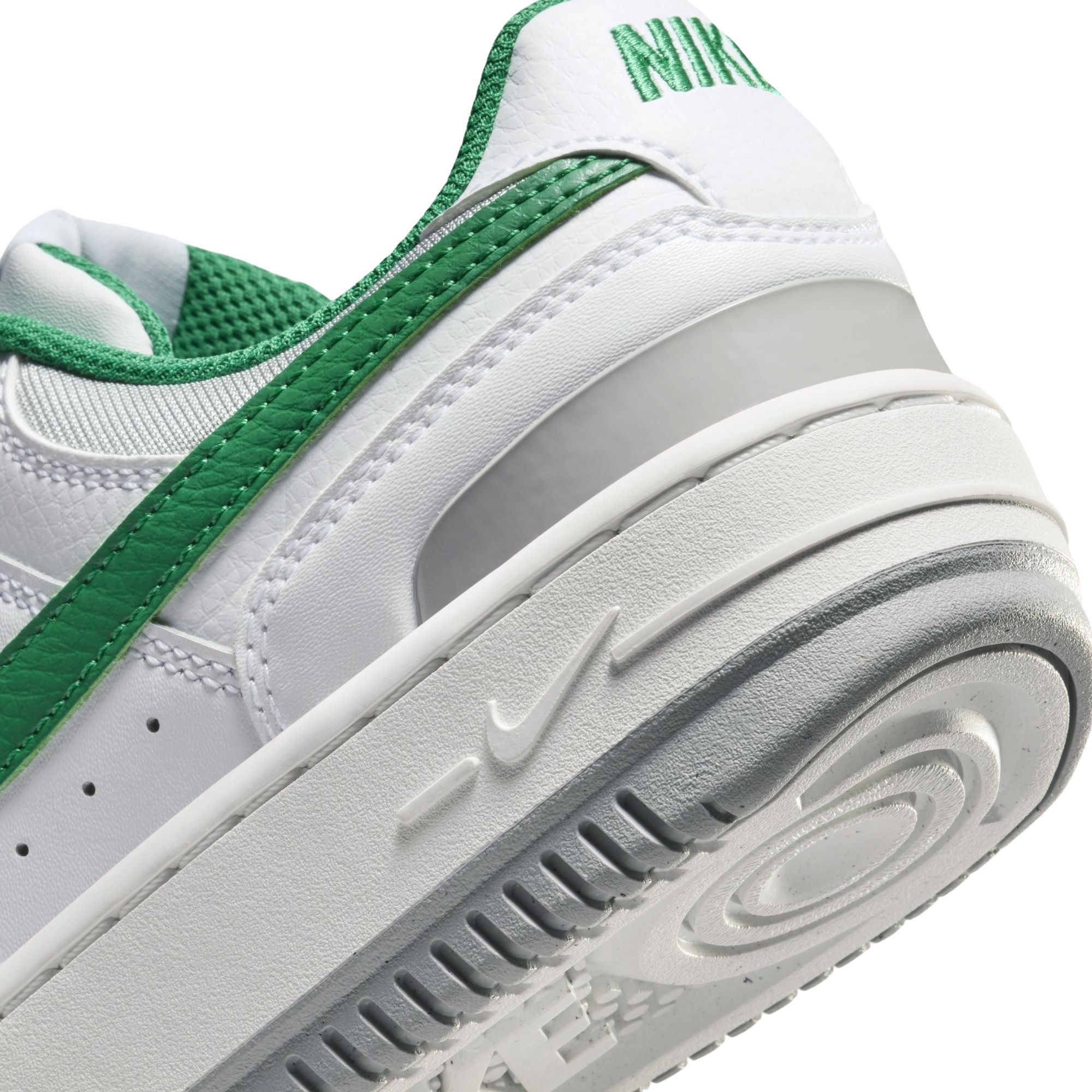 Nike Gamma Force Sneakers Dames