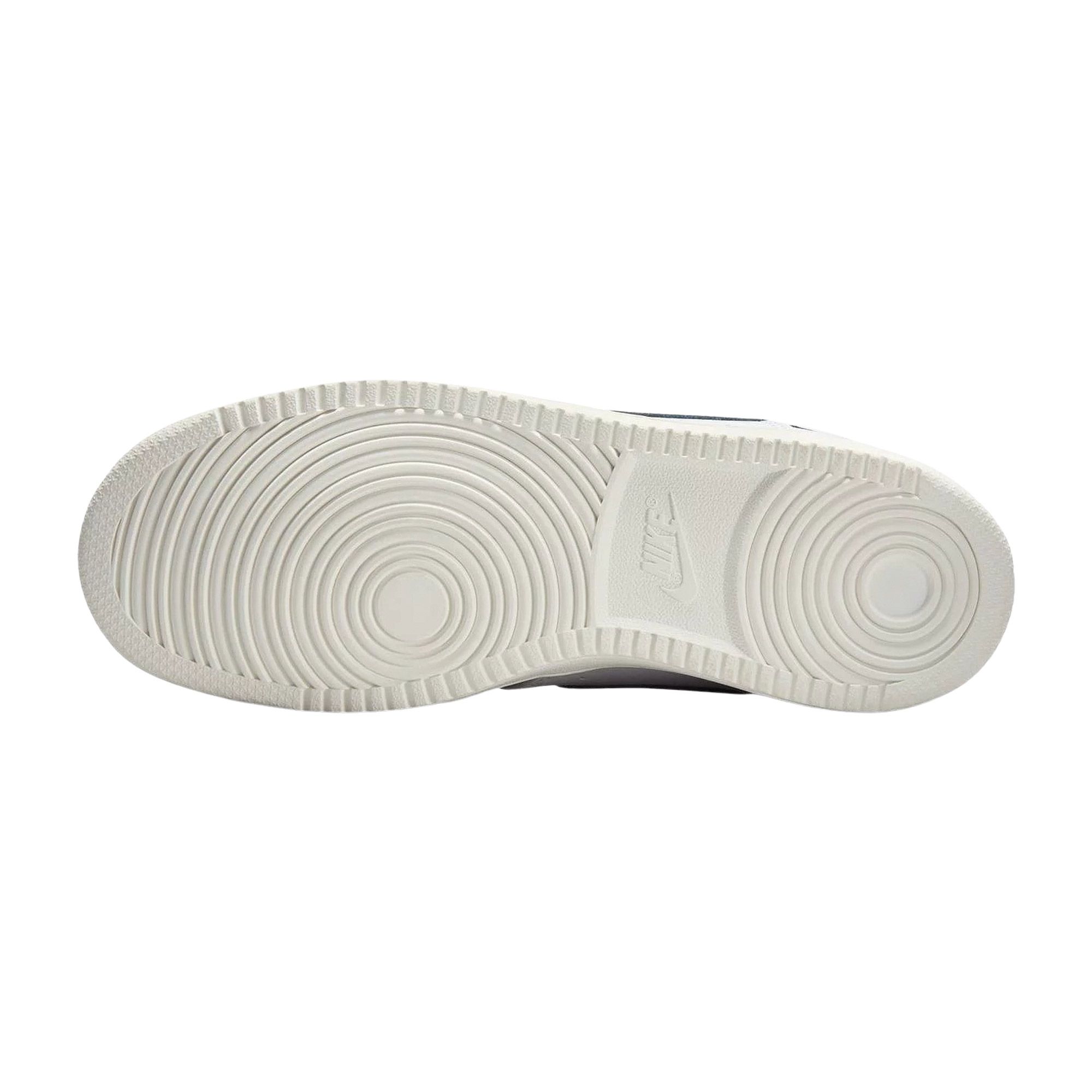 Nike Court Vision Mid Sneakers Dames