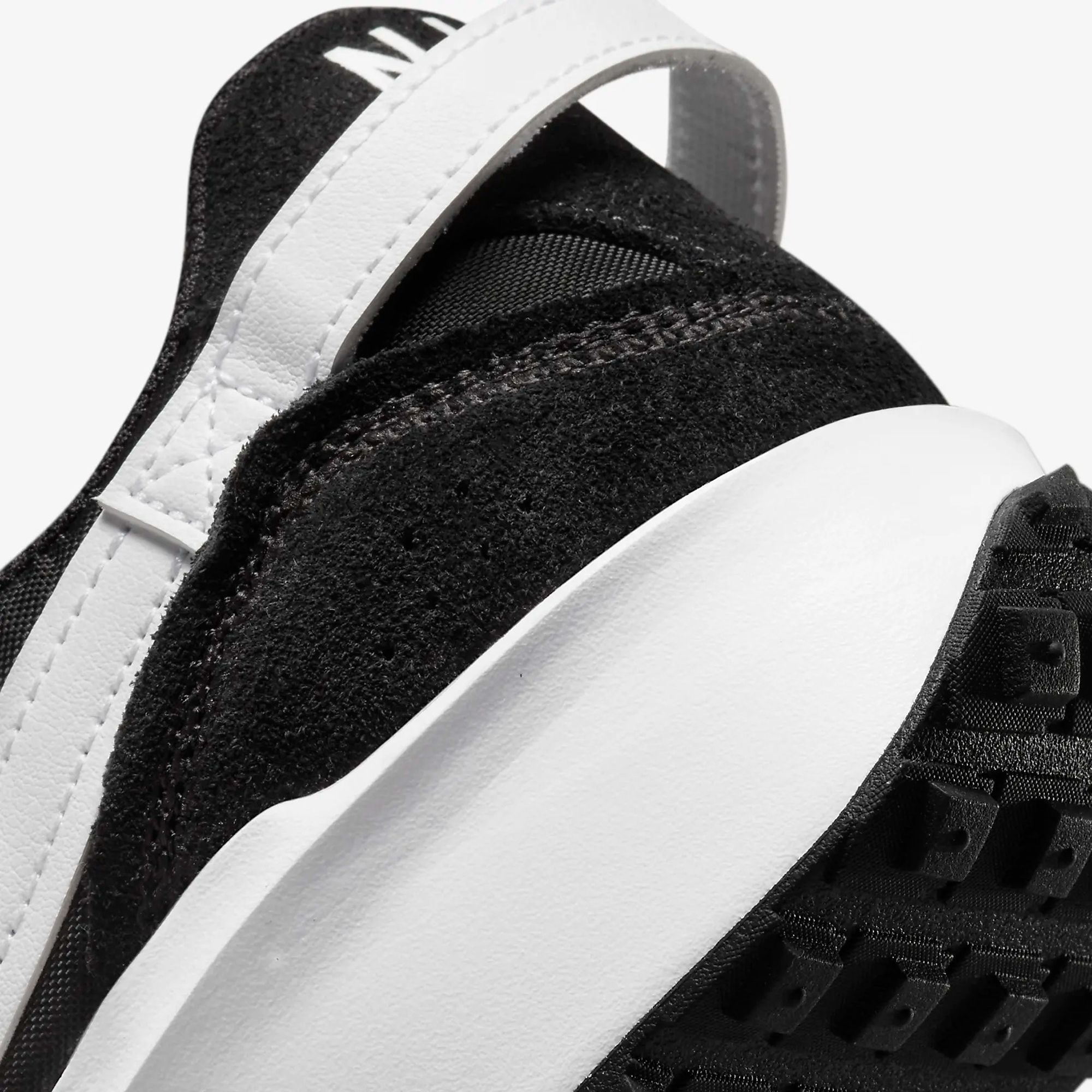 nike waffle black and white