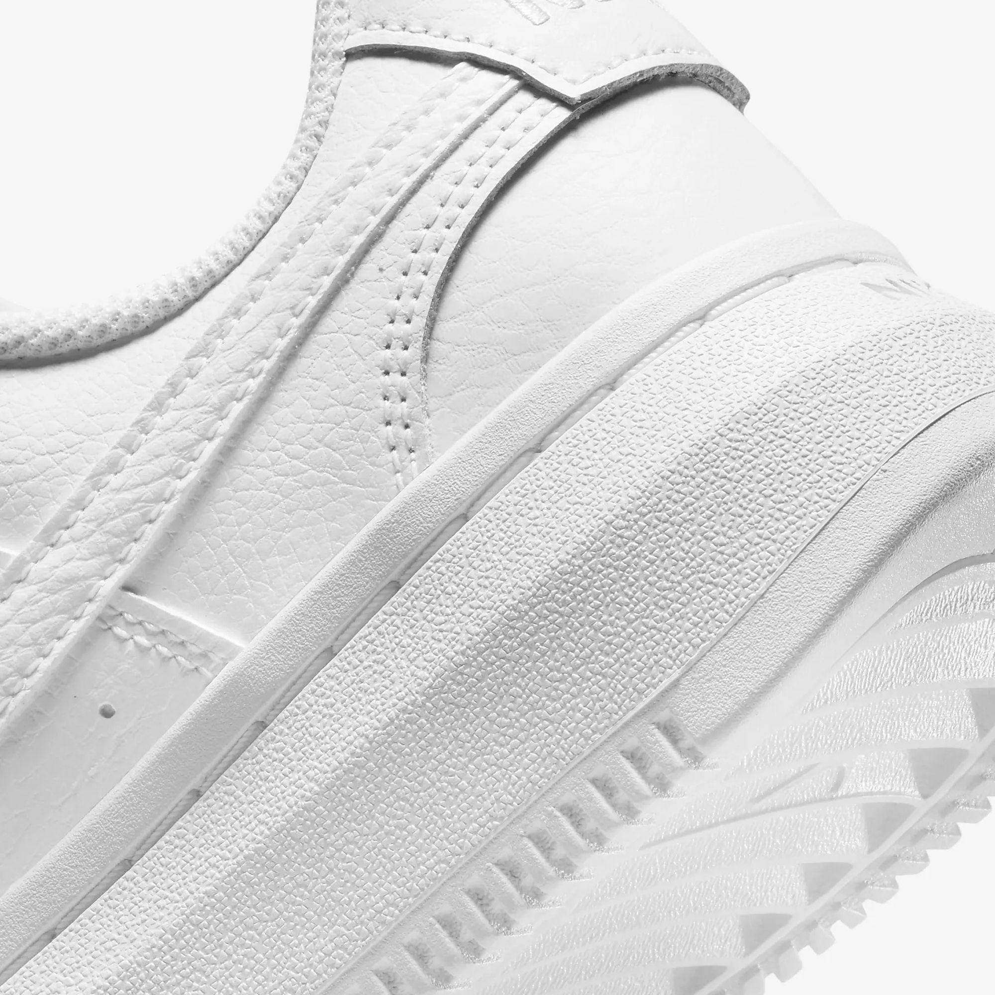 Nike Court Vision Alta Sneakers Dames