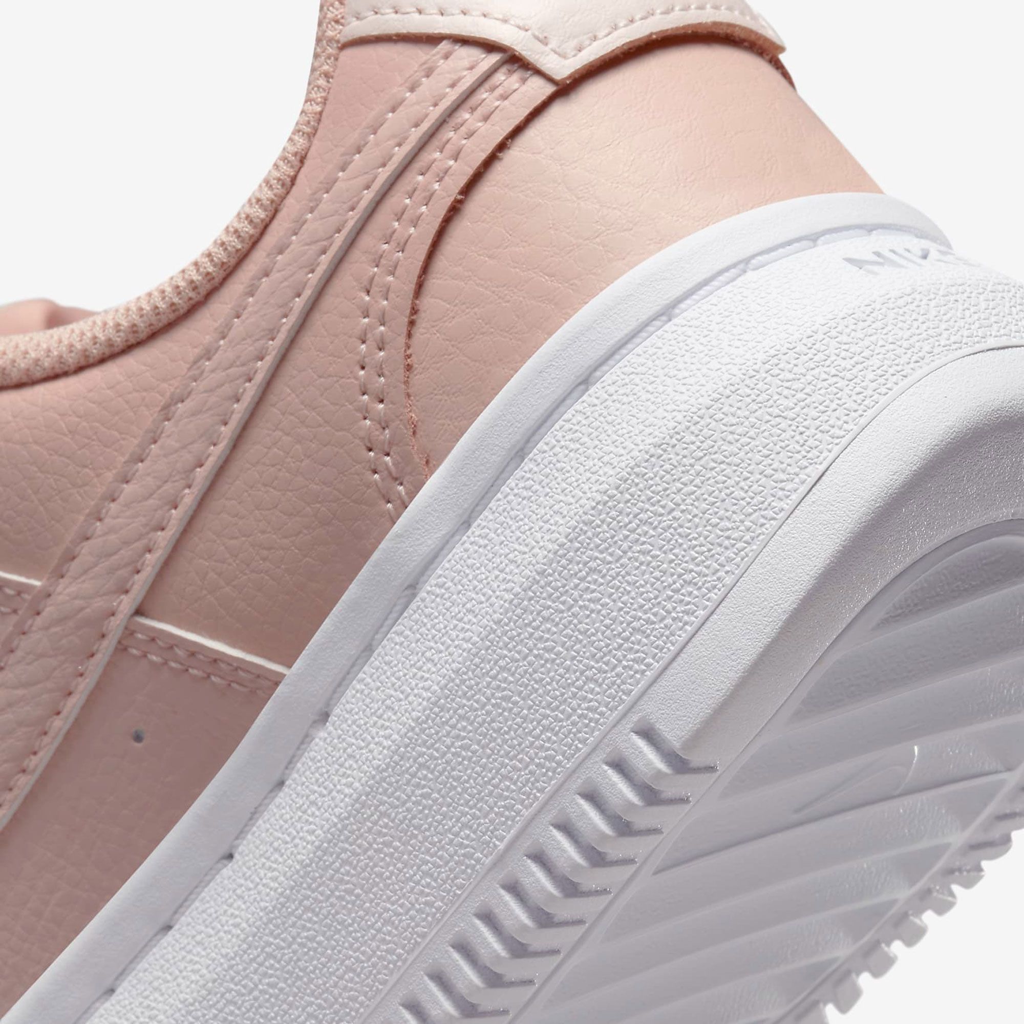 Nike Court Vision Alta Sneakers Dames