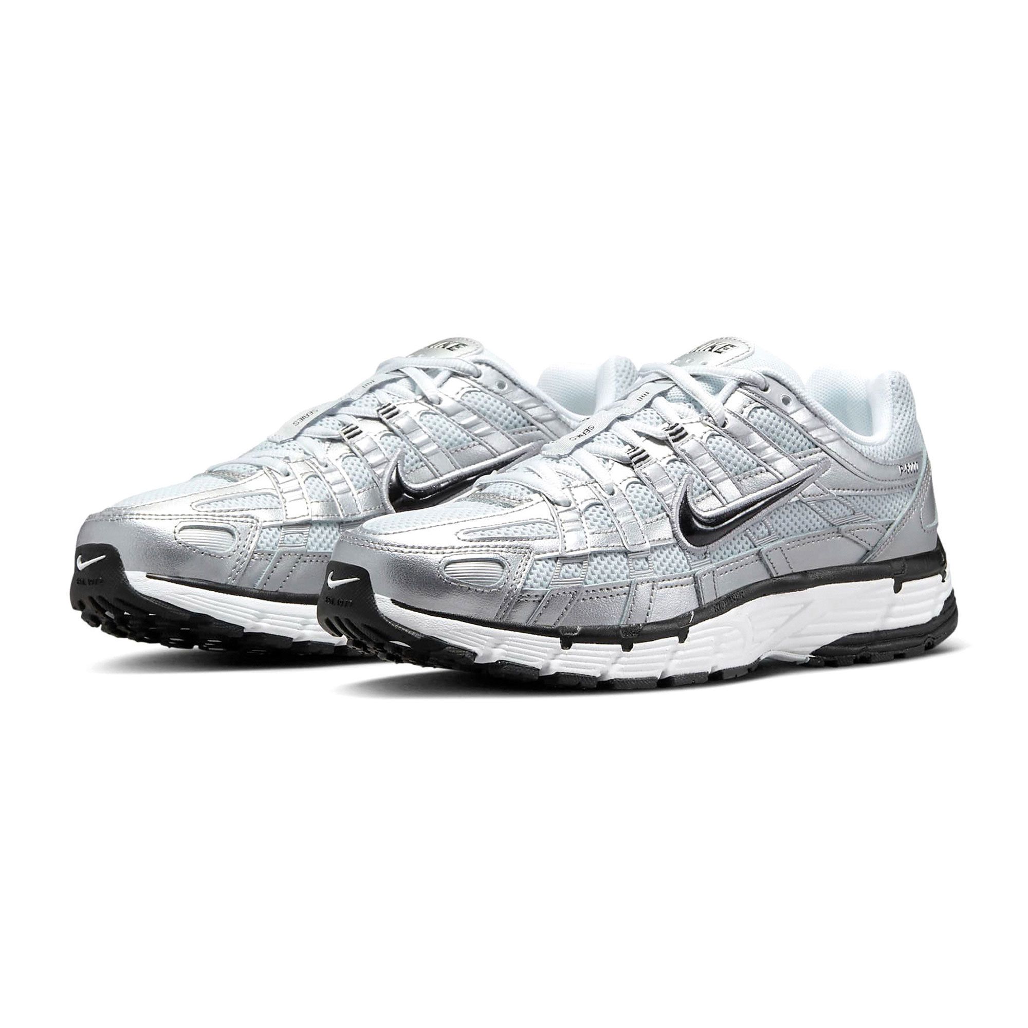 Nike P-6000 damessneaker zilver en zwart
