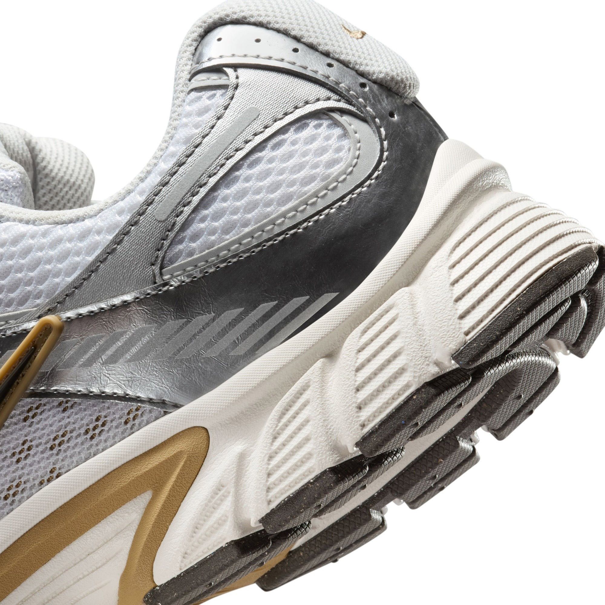 Baskets Nike V5 RNR Hommes