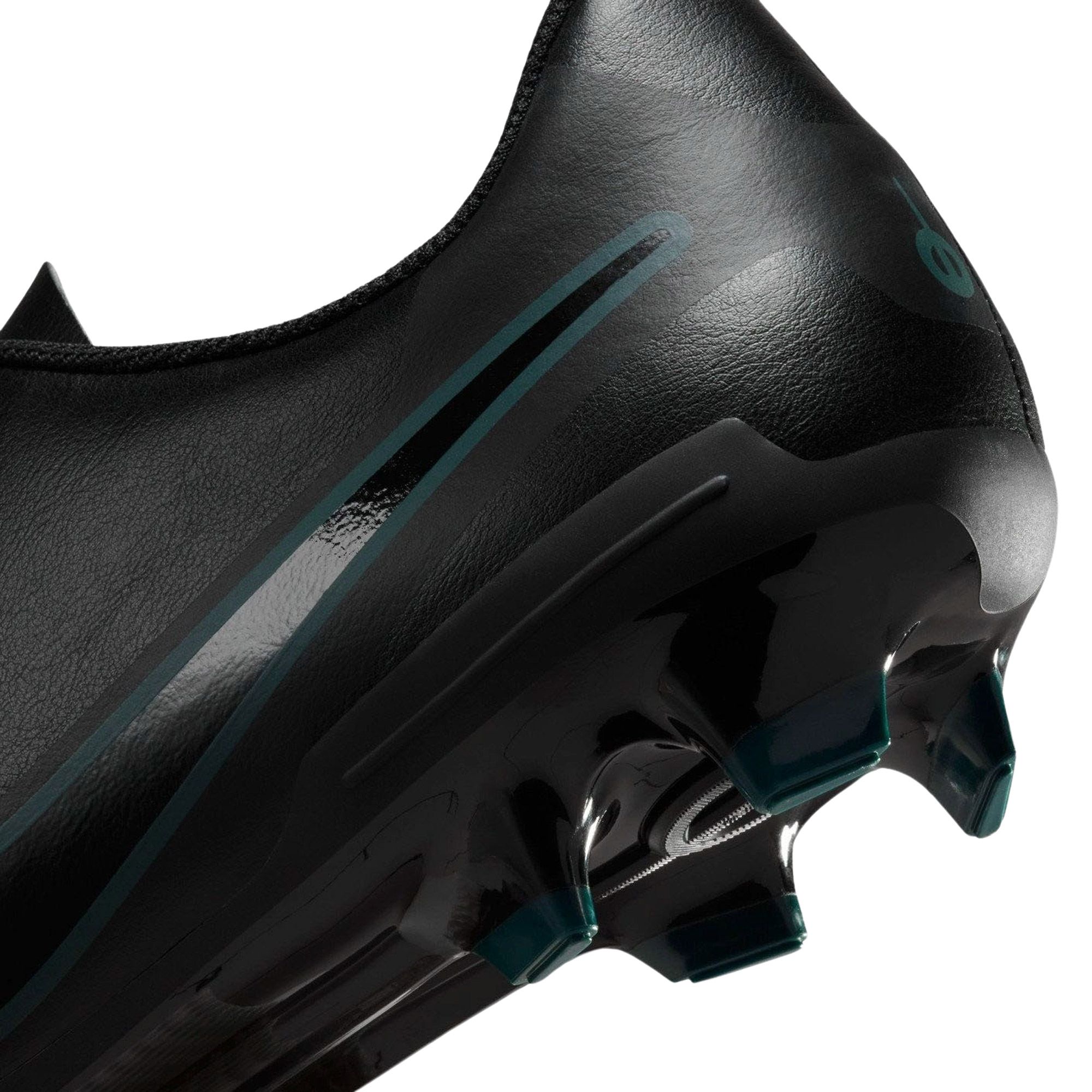 Nike Legend 10 Club FG/MG Footballshoes Senior | Plutosport
