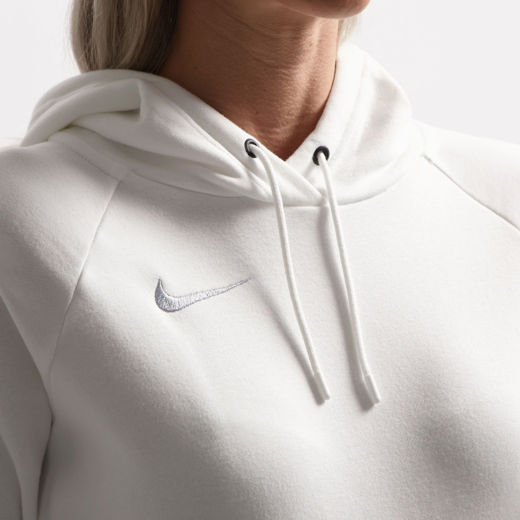 white nike hoodie fleece