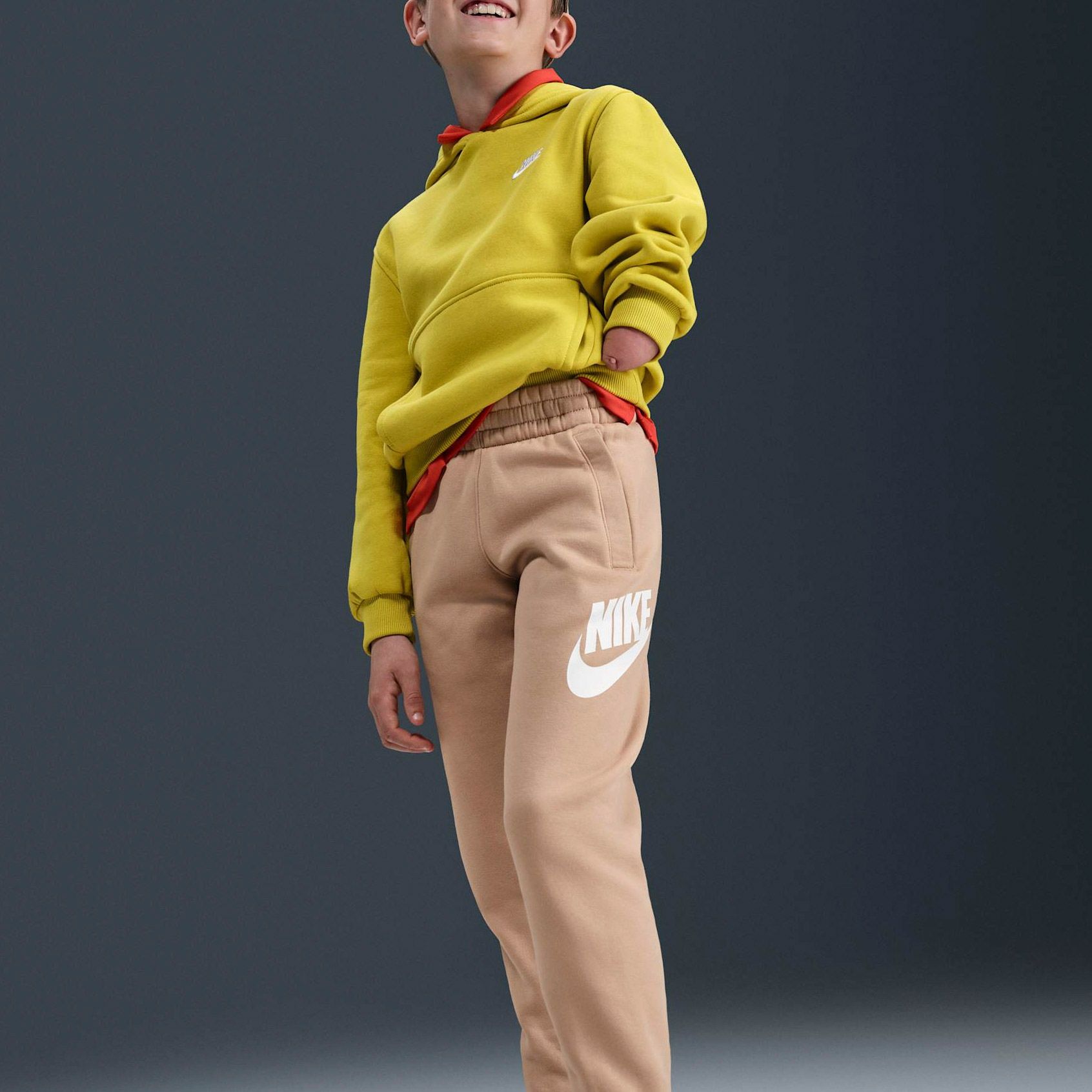 nike sportswear club fleece tawny