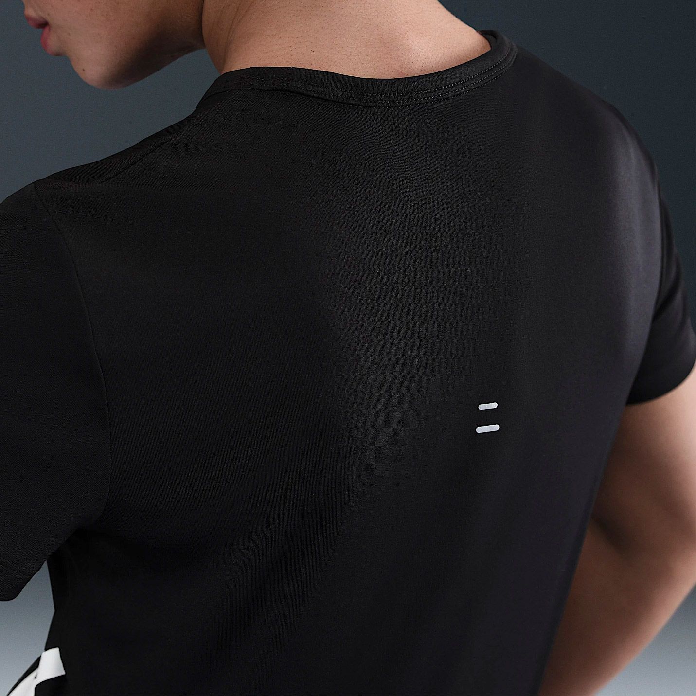 Nike Tempo Swoosh Dri-Fit Short Sleeve Top Dames