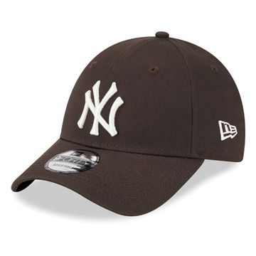 New-Era-New-York-Yankees-League-Essential-9Forty-Cap-Senior-2310261512